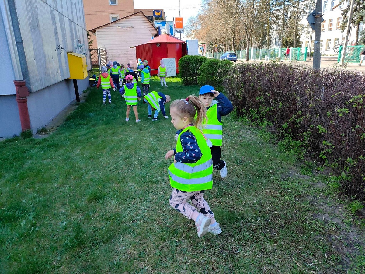 “Kraina Radości” w akcji “Sprzątamy dla Polski” [21.04.2023] - zdjęcie #11 - eOstroleka.pl