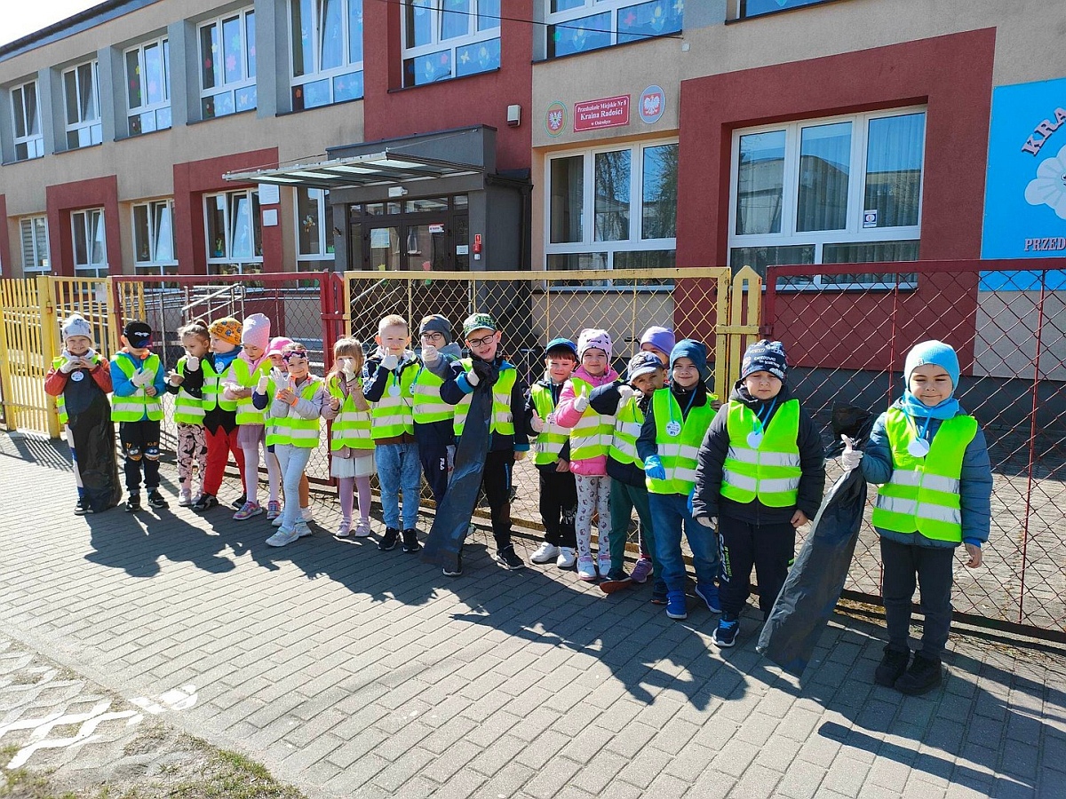 “Kraina Radości” w akcji “Sprzątamy dla Polski” [21.04.2023] - zdjęcie #10 - eOstroleka.pl