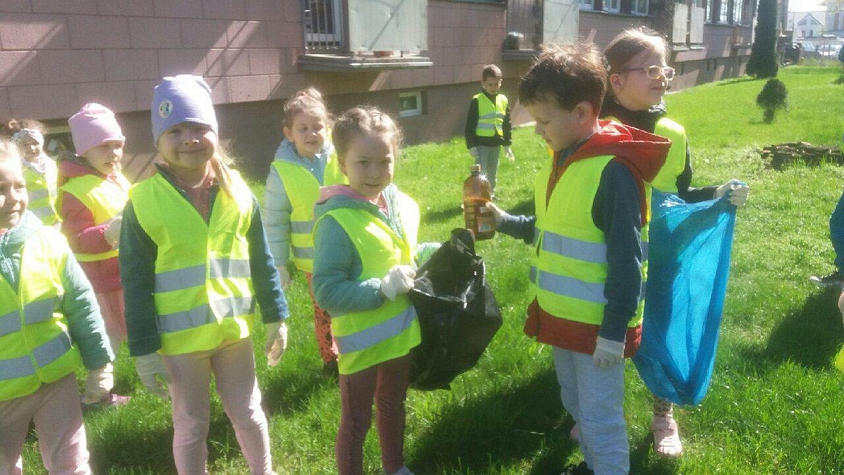 “Kraina Radości” w akcji “Sprzątamy dla Polski” [21.04.2023] - zdjęcie #9 - eOstroleka.pl