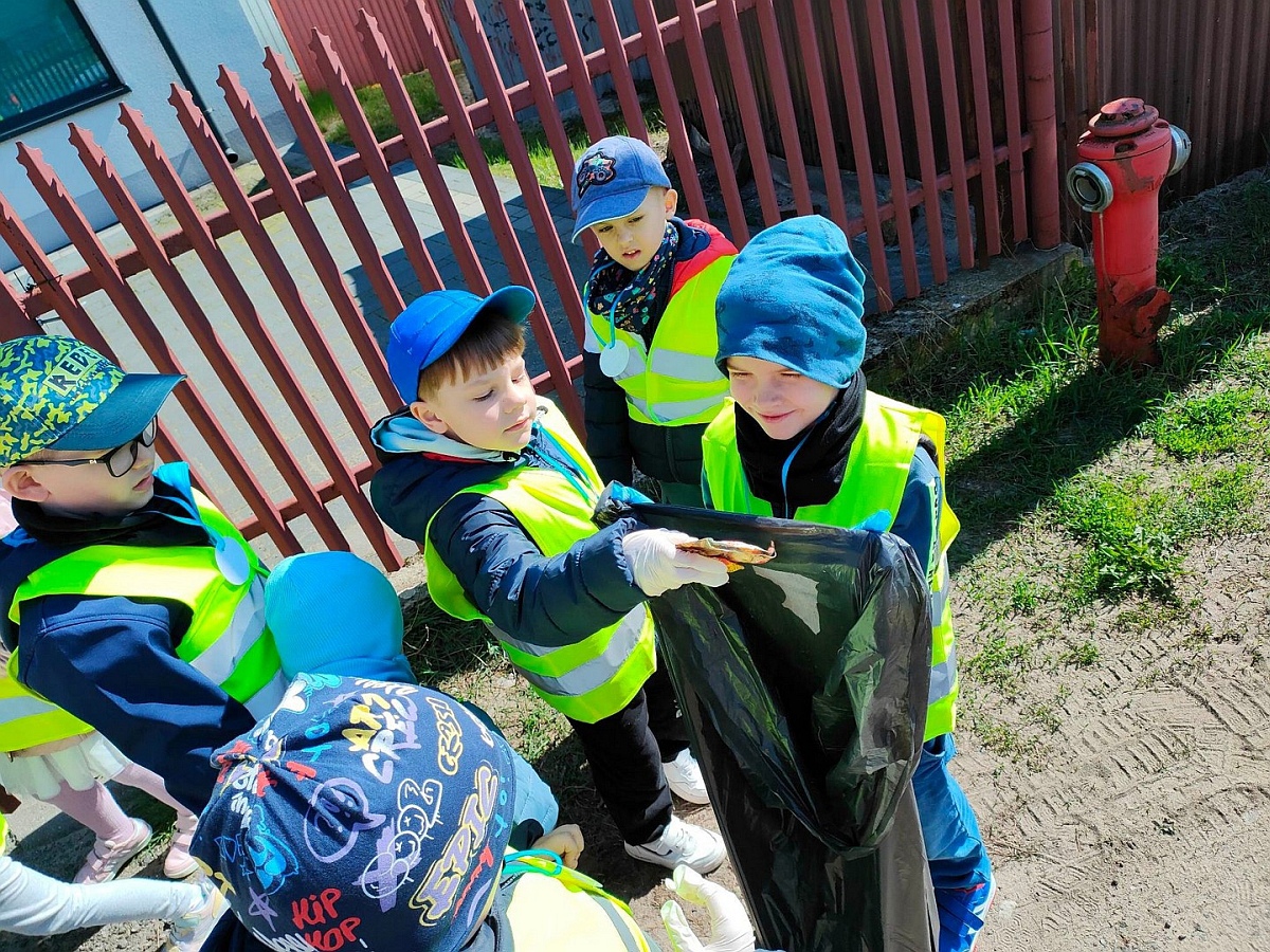 “Kraina Radości” w akcji “Sprzątamy dla Polski” [21.04.2023] - zdjęcie #5 - eOstroleka.pl