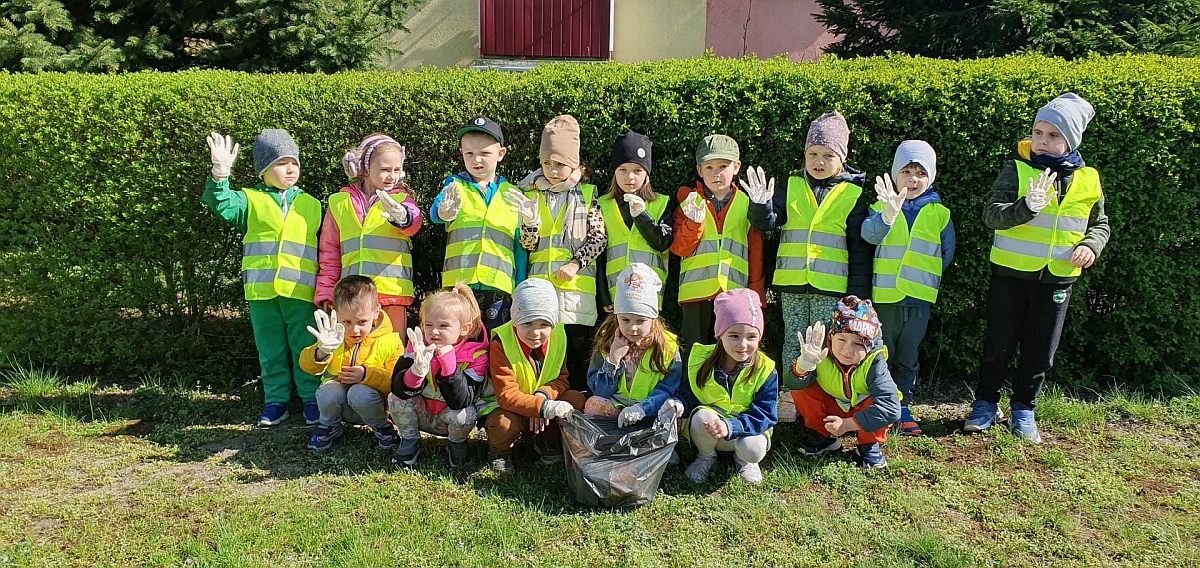 “Kraina Radości” w akcji “Sprzątamy dla Polski” [21.04.2023] - zdjęcie #4 - eOstroleka.pl