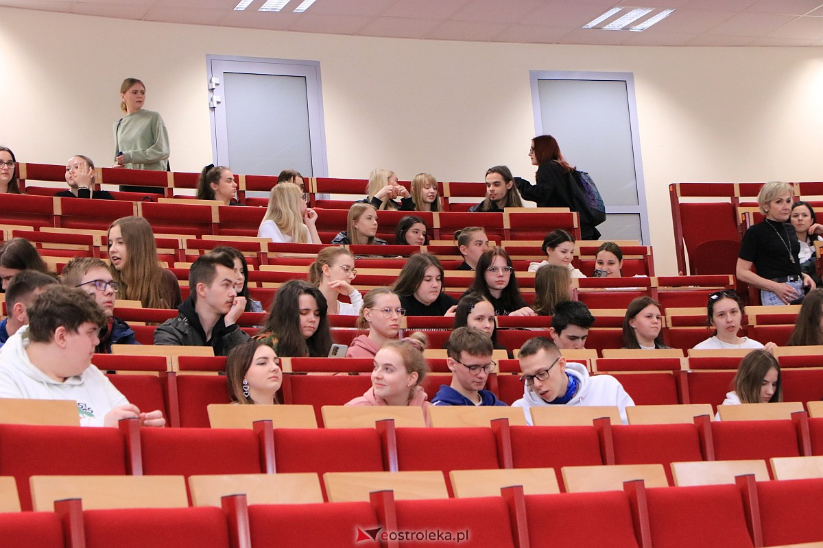 Dzień otwarty w Wyższej Szkole Administracji Publicznej [25.04.2023] - zdjęcie #24 - eOstroleka.pl