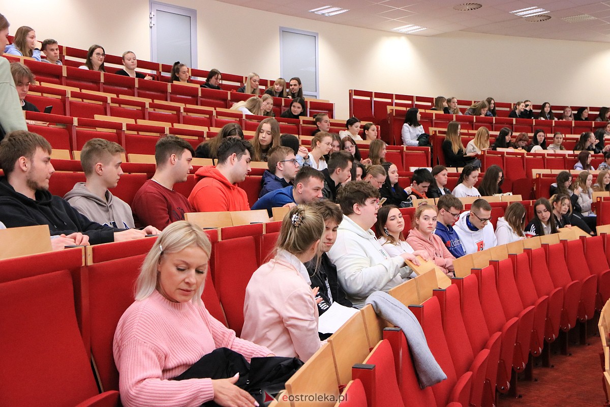 Dzień otwarty w Wyższej Szkole Administracji Publicznej [25.04.2023] - zdjęcie #23 - eOstroleka.pl