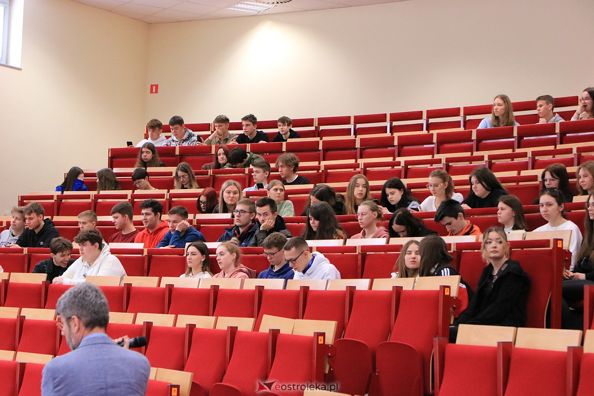 Dzień otwarty w Wyższej Szkole Administracji Publicznej [25.04.2023] - zdjęcie #19 - eOstroleka.pl