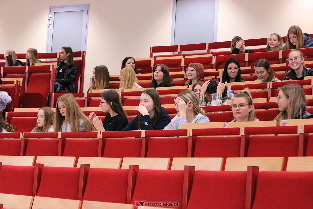Dzień otwarty w Wyższej Szkole Administracji Publicznej [25.04.2023] - zdjęcie #18 - eOstroleka.pl