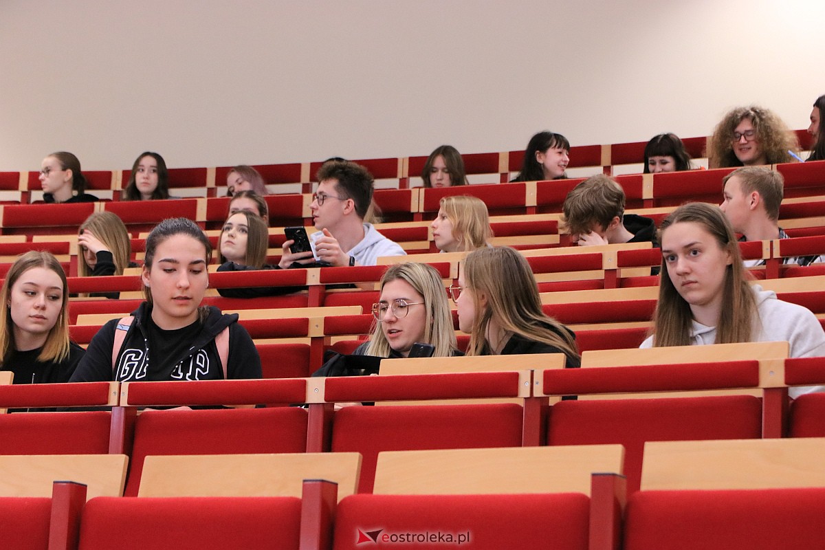 Dzień otwarty w Wyższej Szkole Administracji Publicznej [25.04.2023] - zdjęcie #17 - eOstroleka.pl