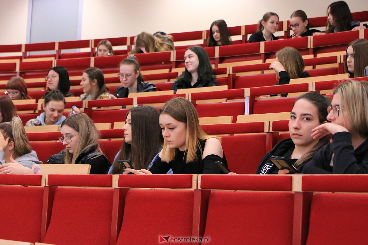Dzień otwarty w Wyższej Szkole Administracji Publicznej [25.04.2023] - zdjęcie #12 - eOstroleka.pl