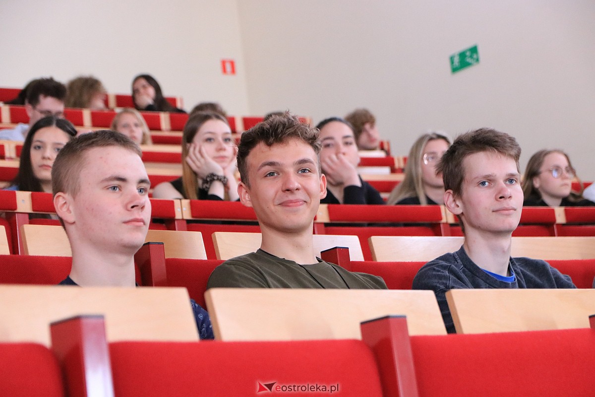 Dzień otwarty w Wyższej Szkole Administracji Publicznej [25.04.2023] - zdjęcie #8 - eOstroleka.pl