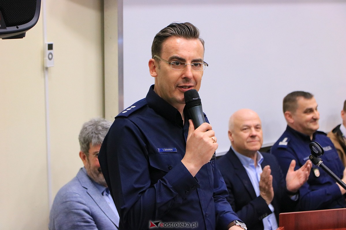 Rozmawiali z młodzieżą o bezpieczeństwie w sieci i cyberprzestępstwach [25.04.2023] - zdjęcie #50 - eOstroleka.pl