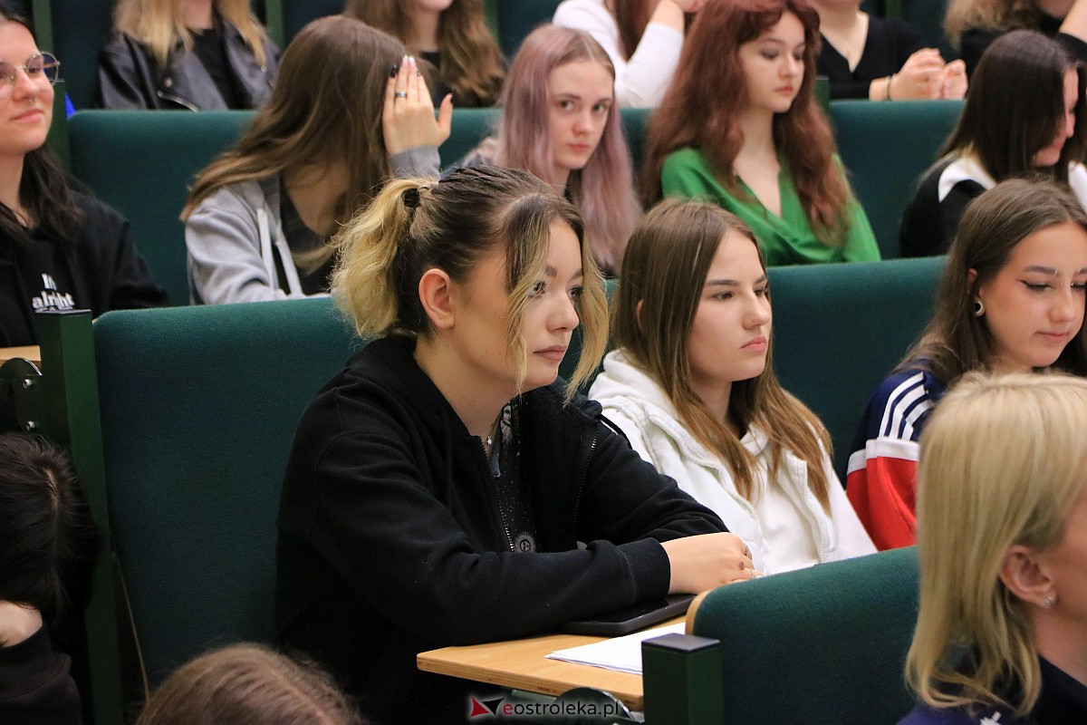 Rozmawiali z młodzieżą o bezpieczeństwie w sieci i cyberprzestępstwach [25.04.2023] - zdjęcie #20 - eOstroleka.pl