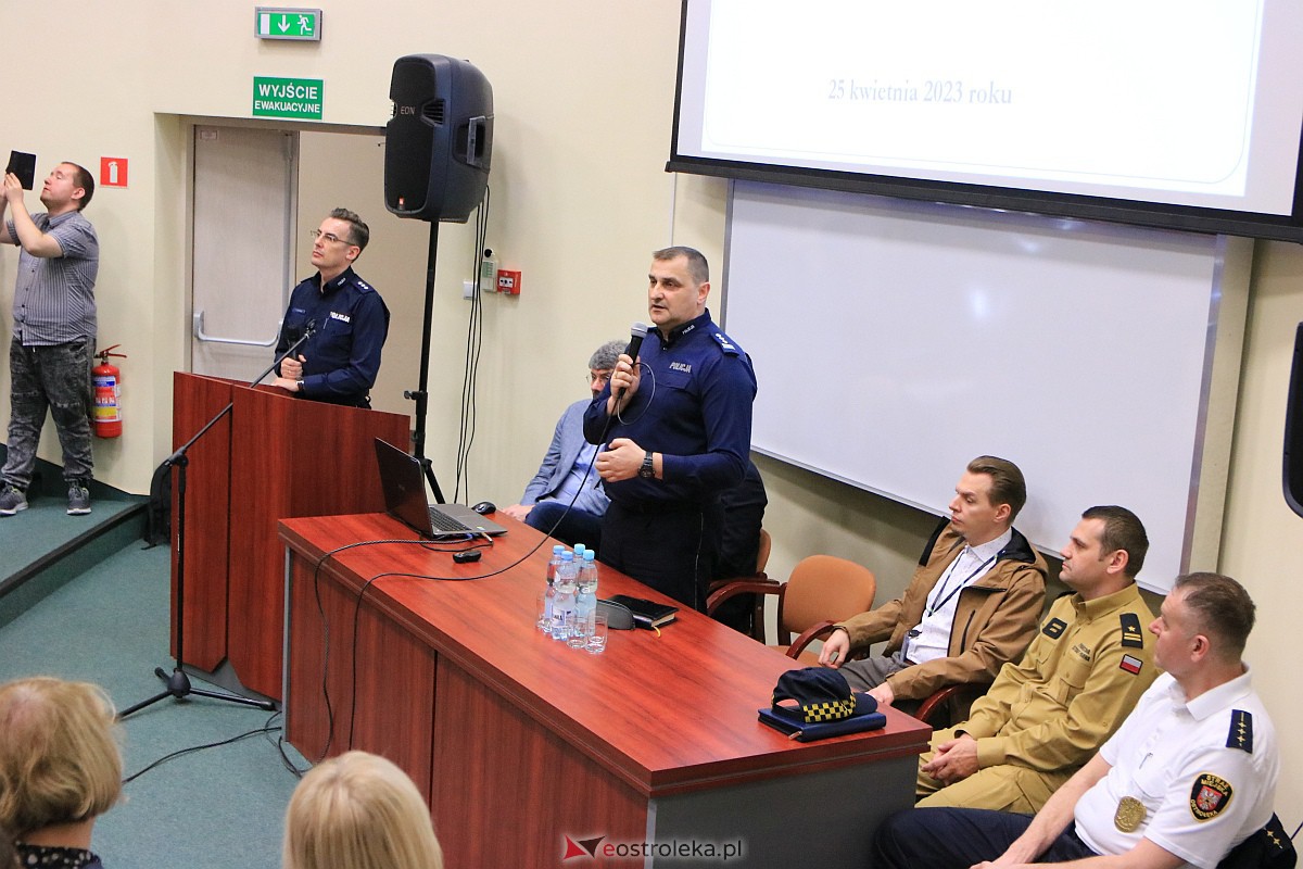 Rozmawiali z młodzieżą o bezpieczeństwie w sieci i cyberprzestępstwach [25.04.2023] - zdjęcie #15 - eOstroleka.pl