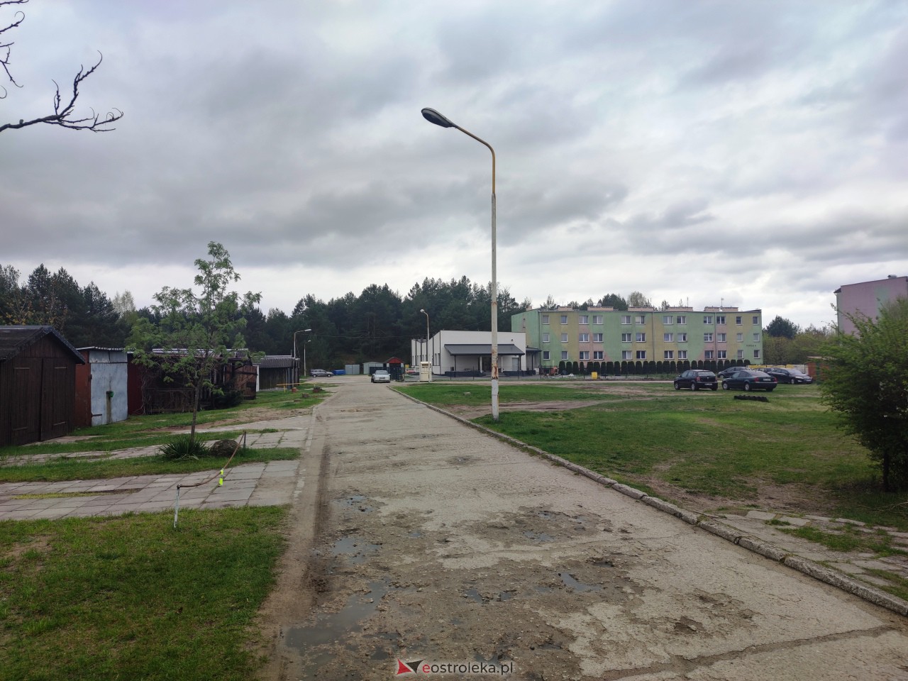 Droga wewnętrzna przy ul. Krańcowej [25.04.2023] - zdjęcie #6 - eOstroleka.pl