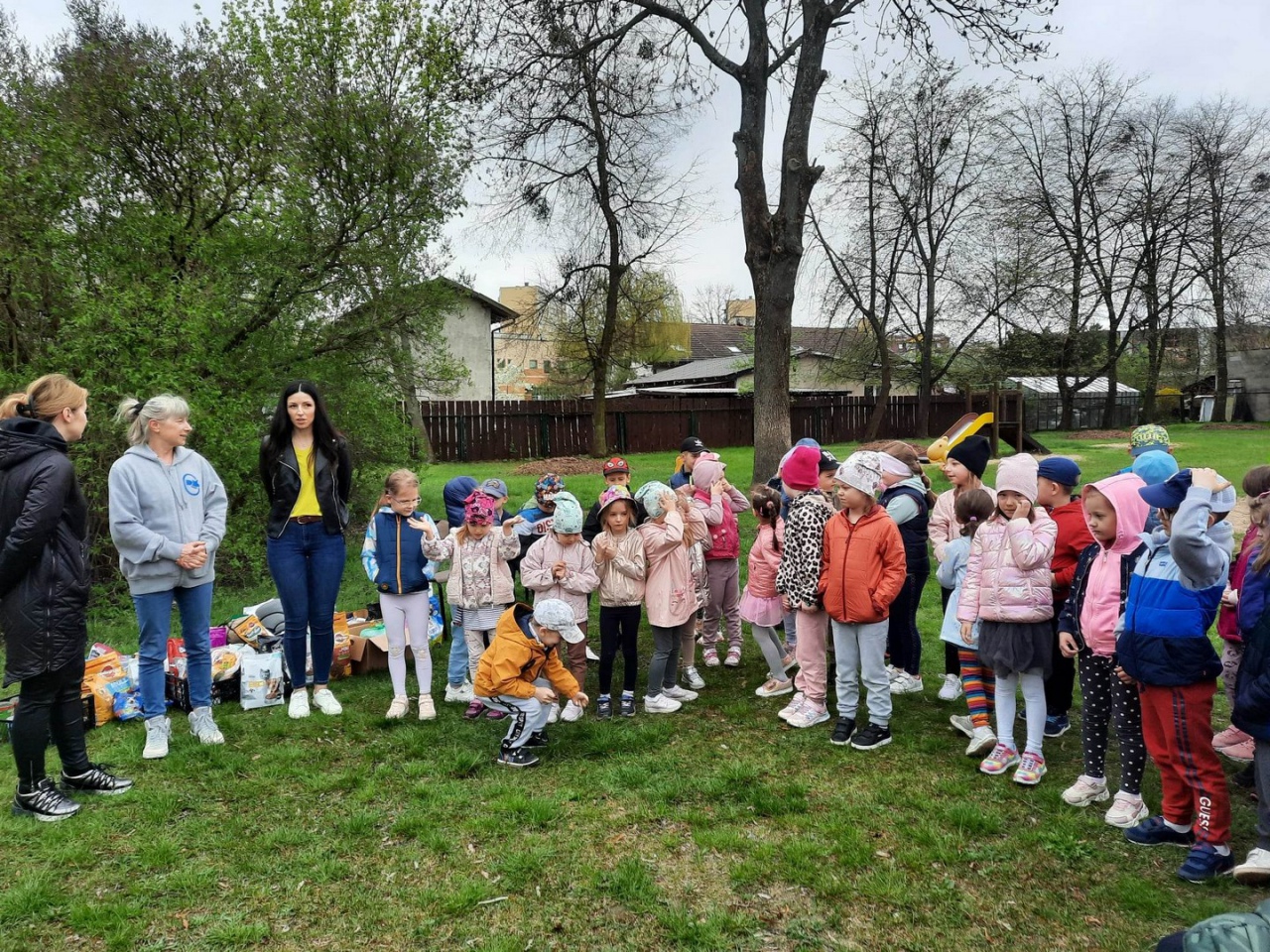 Pełna miska dla schroniska w Krainie Radości [26.04.2023] - zdjęcie #13 - eOstroleka.pl