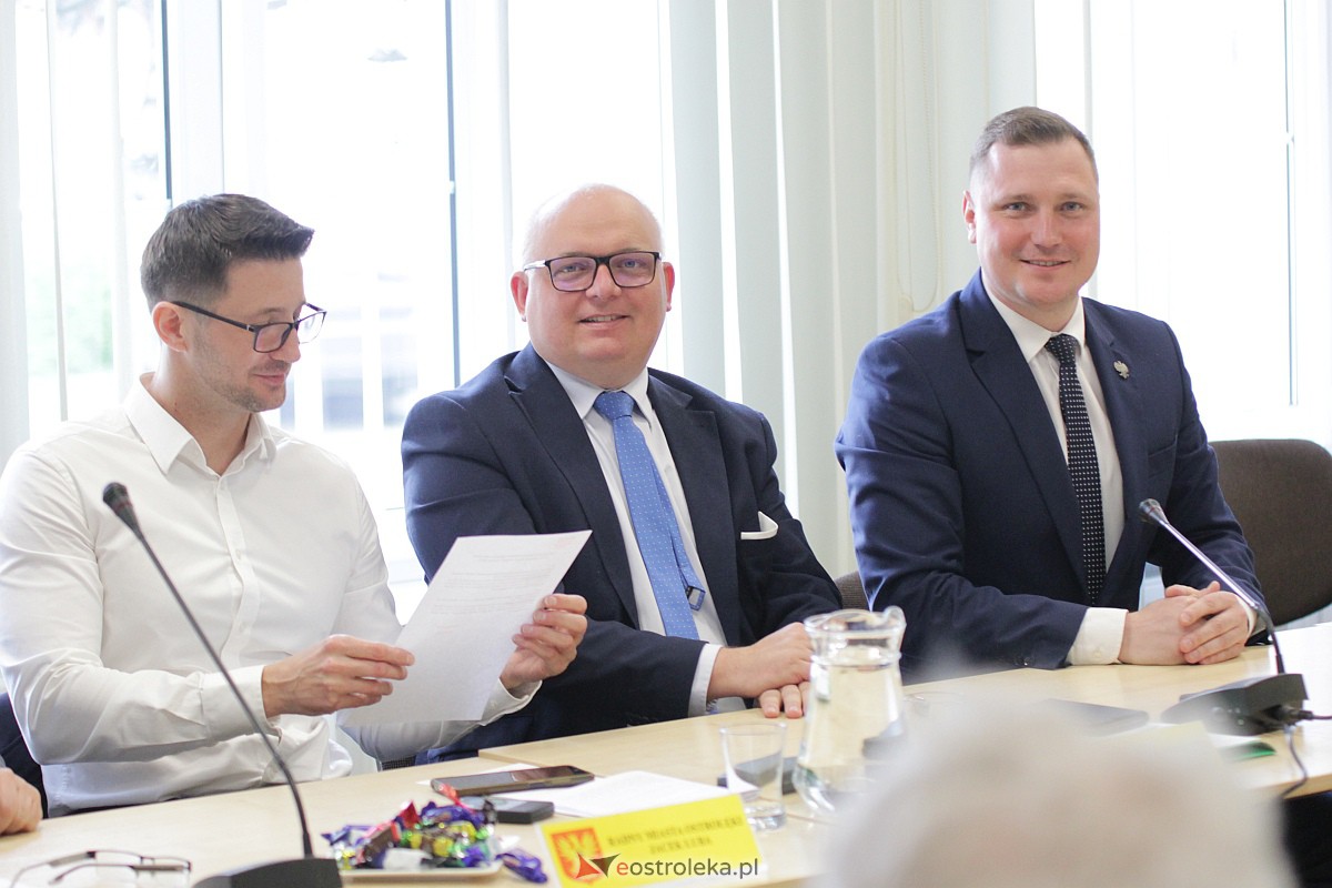 LXXX sesji Rady Miasta Ostrołęki [27.04.2023] - zdjęcie #1 - eOstroleka.pl