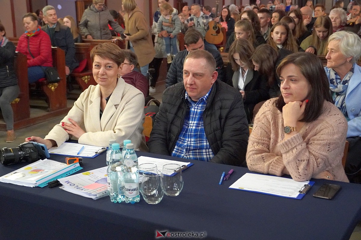 27. Festiwal Piosenki Religijnej w Goworowie [27.04.2023] - zdjęcie #58 - eOstroleka.pl