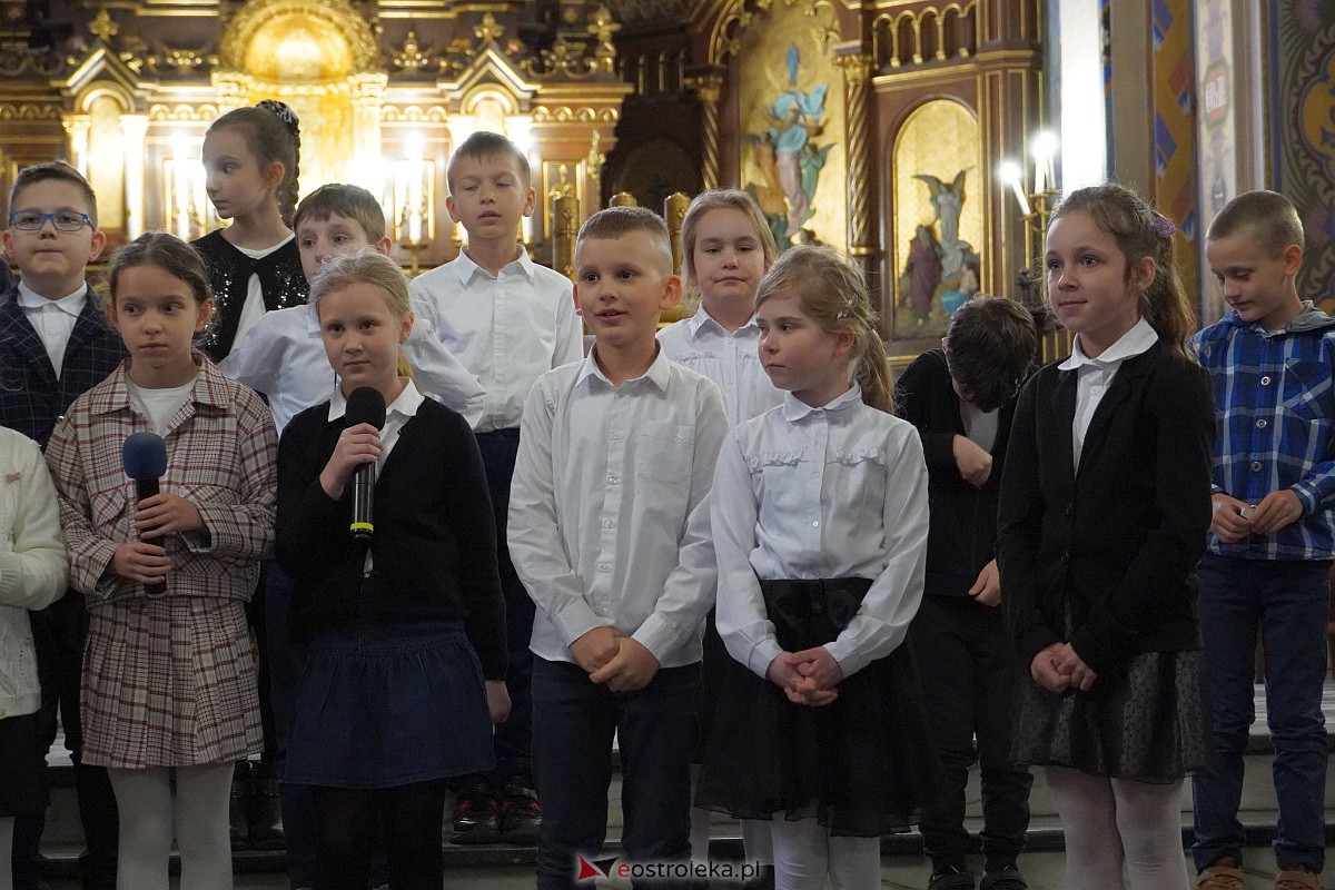 27. Festiwal Piosenki Religijnej w Goworowie [27.04.2023] - zdjęcie #53 - eOstroleka.pl