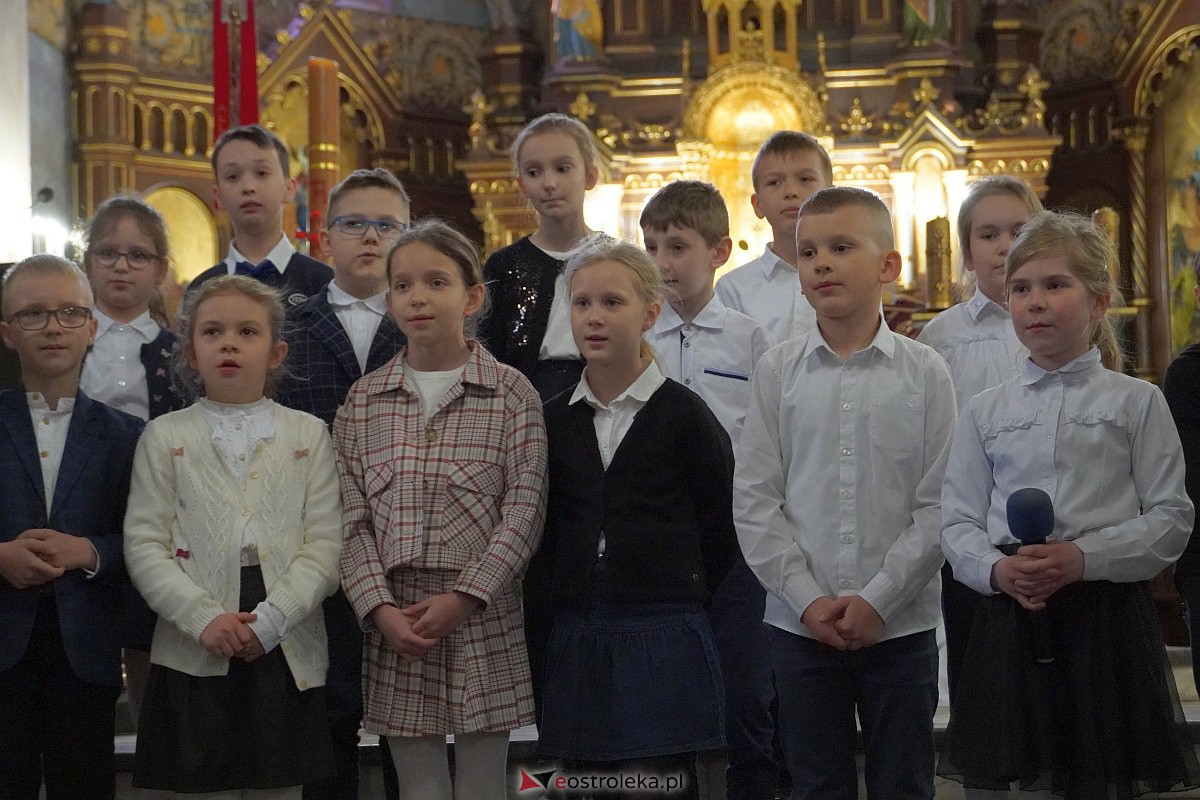 27. Festiwal Piosenki Religijnej w Goworowie [27.04.2023] - zdjęcie #52 - eOstroleka.pl