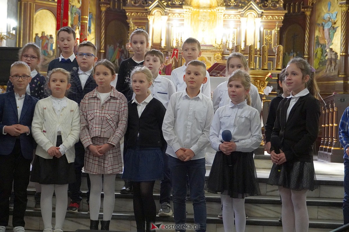 27. Festiwal Piosenki Religijnej w Goworowie [27.04.2023] - zdjęcie #49 - eOstroleka.pl