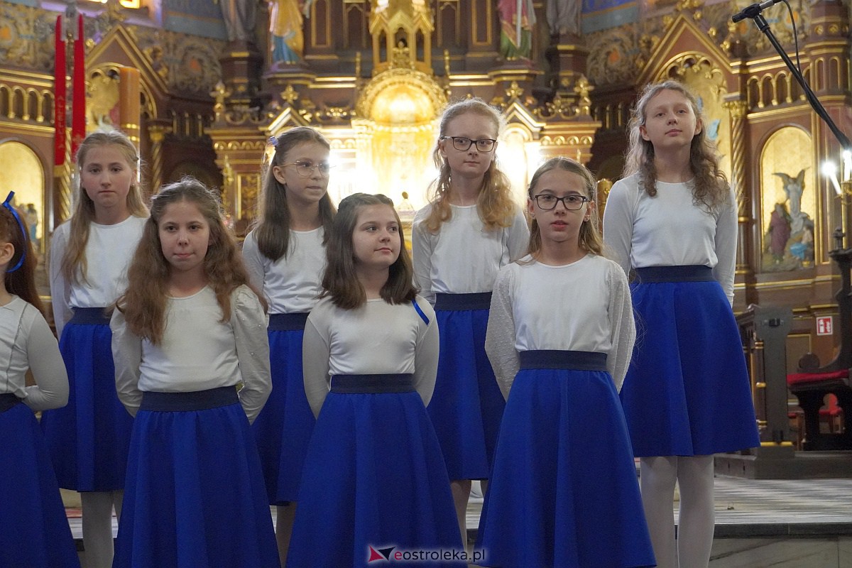 27. Festiwal Piosenki Religijnej w Goworowie [27.04.2023] - zdjęcie #36 - eOstroleka.pl