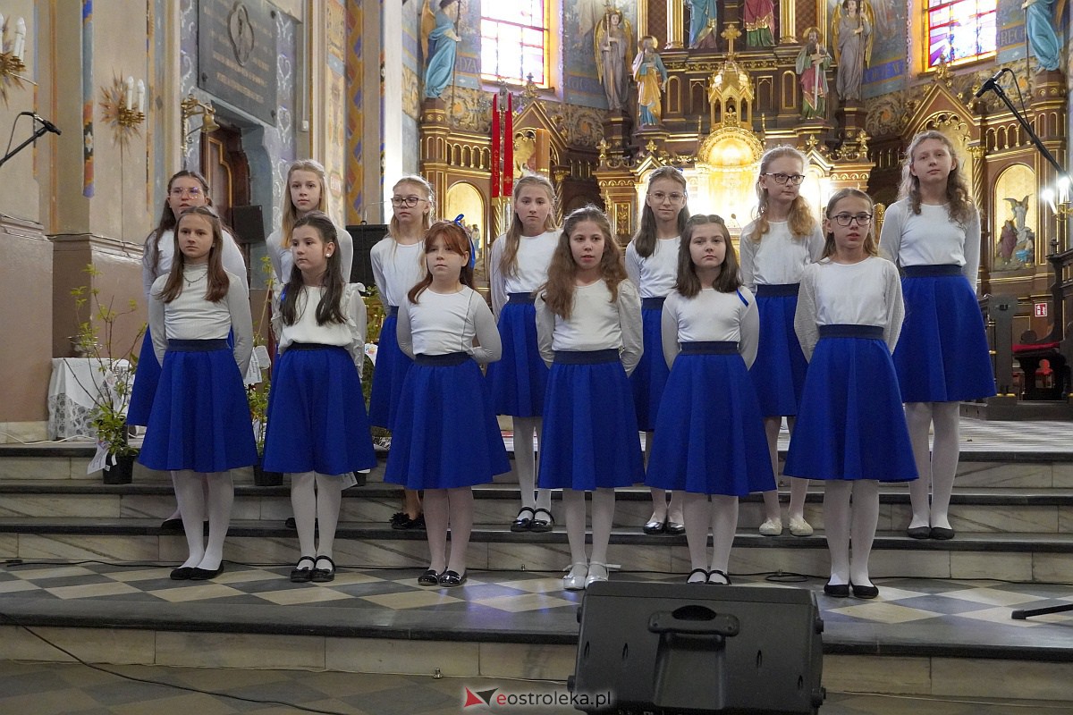 27. Festiwal Piosenki Religijnej w Goworowie [27.04.2023] - zdjęcie #35 - eOstroleka.pl