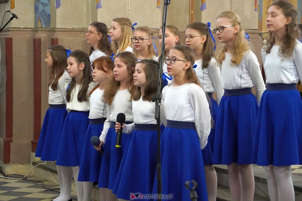 27. Festiwal Piosenki Religijnej w Goworowie [27.04.2023] - zdjęcie #33 - eOstroleka.pl