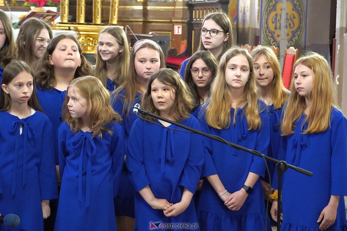 27. Festiwal Piosenki Religijnej w Goworowie [27.04.2023] - zdjęcie #25 - eOstroleka.pl