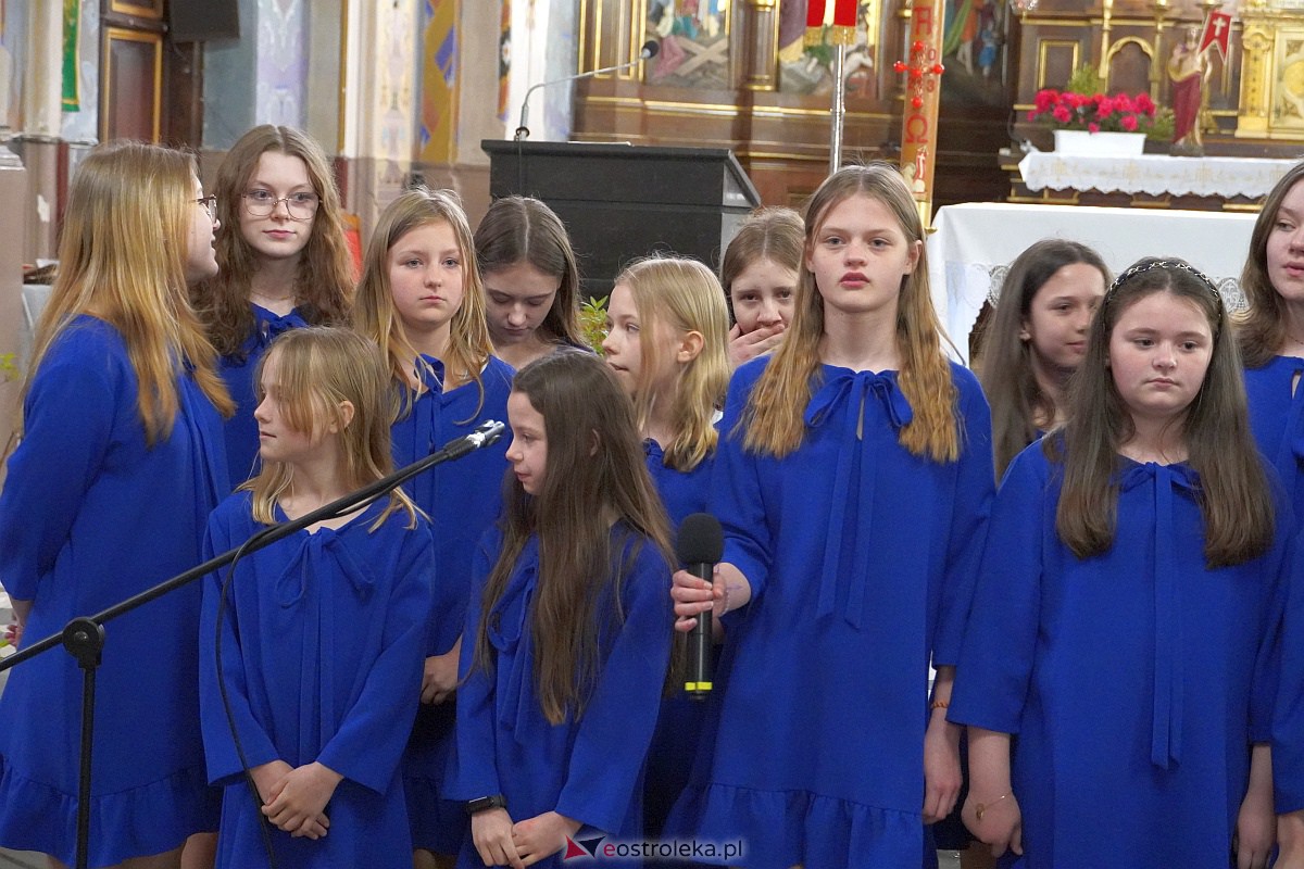 27. Festiwal Piosenki Religijnej w Goworowie [27.04.2023] - zdjęcie #24 - eOstroleka.pl