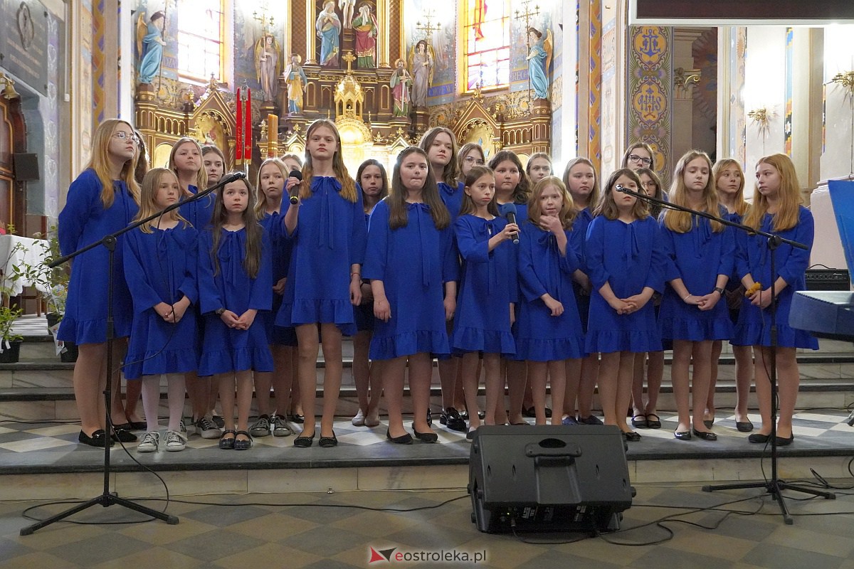 27. Festiwal Piosenki Religijnej w Goworowie [27.04.2023] - zdjęcie #22 - eOstroleka.pl