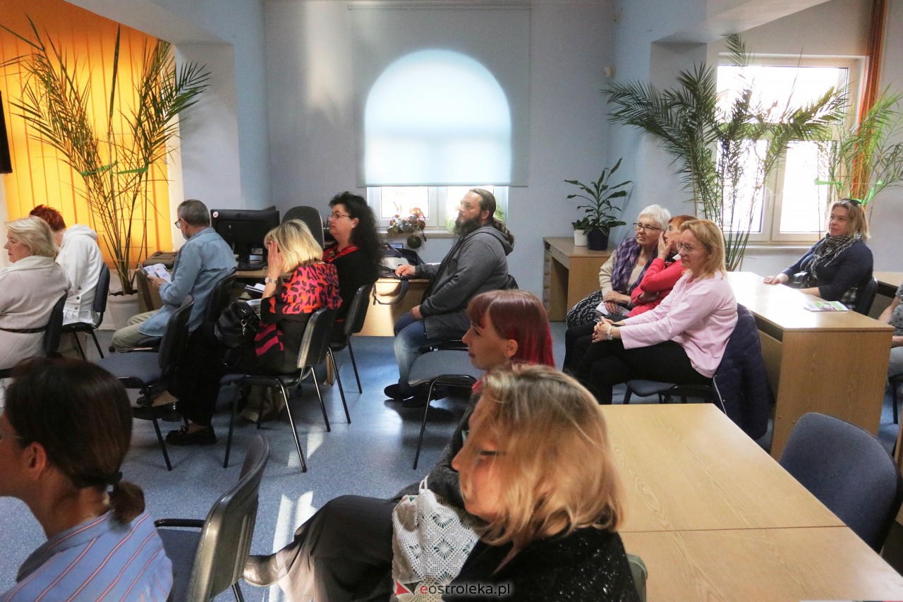 Spotkanie z Justyną Kopińską w Ostrołęce [27.04.2023] - zdjęcie #17 - eOstroleka.pl