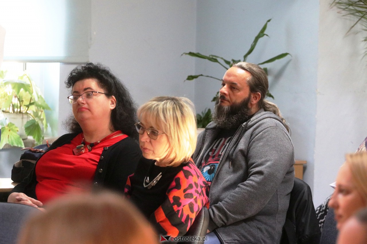 Spotkanie z Justyną Kopińską w Ostrołęce [27.04.2023] - zdjęcie #8 - eOstroleka.pl