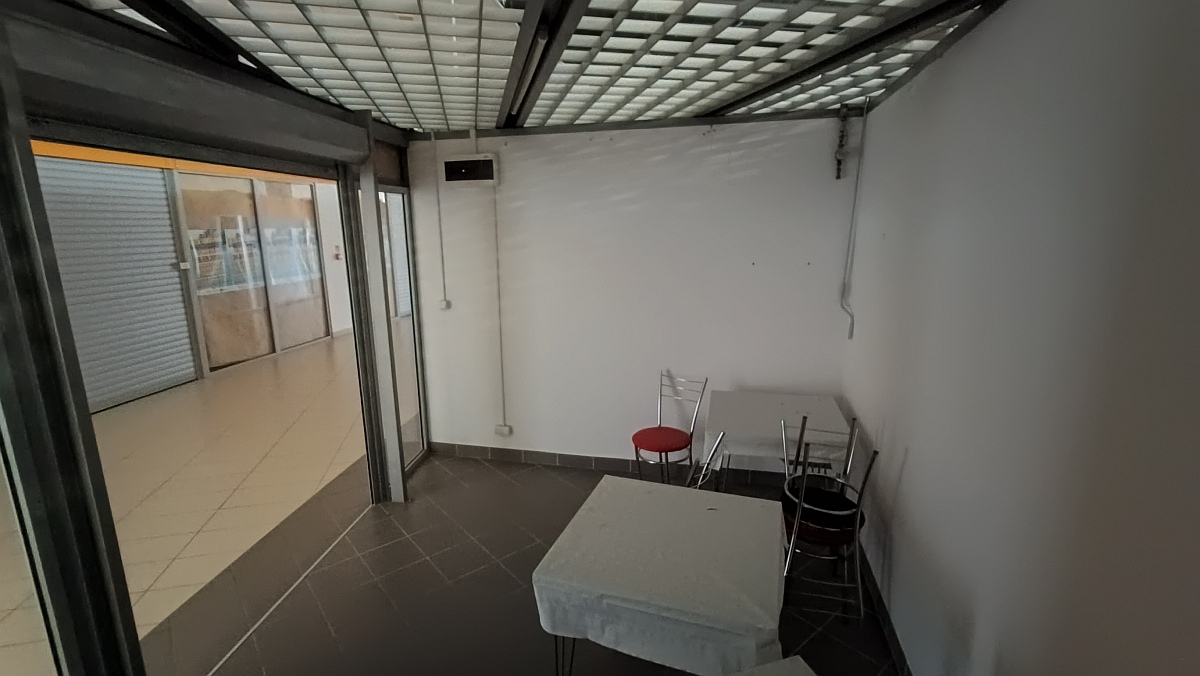 Lokale do wynajęcia w Hali Targowej Feniks [28.04.2023] - zdjęcie #5 - eOstroleka.pl