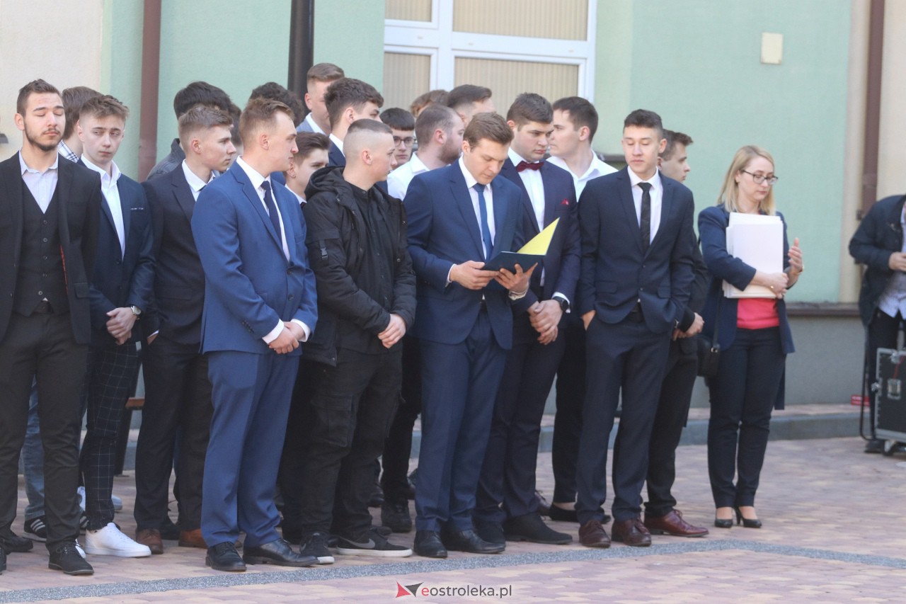 Zakończenie roku szkolnego klas maturalnych III LO [28.04.2023] - zdjęcie #156 - eOstroleka.pl