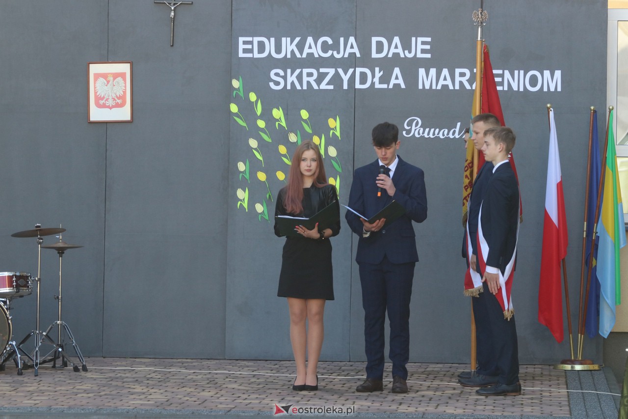 Zakończenie roku szkolnego klas maturalnych III LO [28.04.2023] - zdjęcie #13 - eOstroleka.pl
