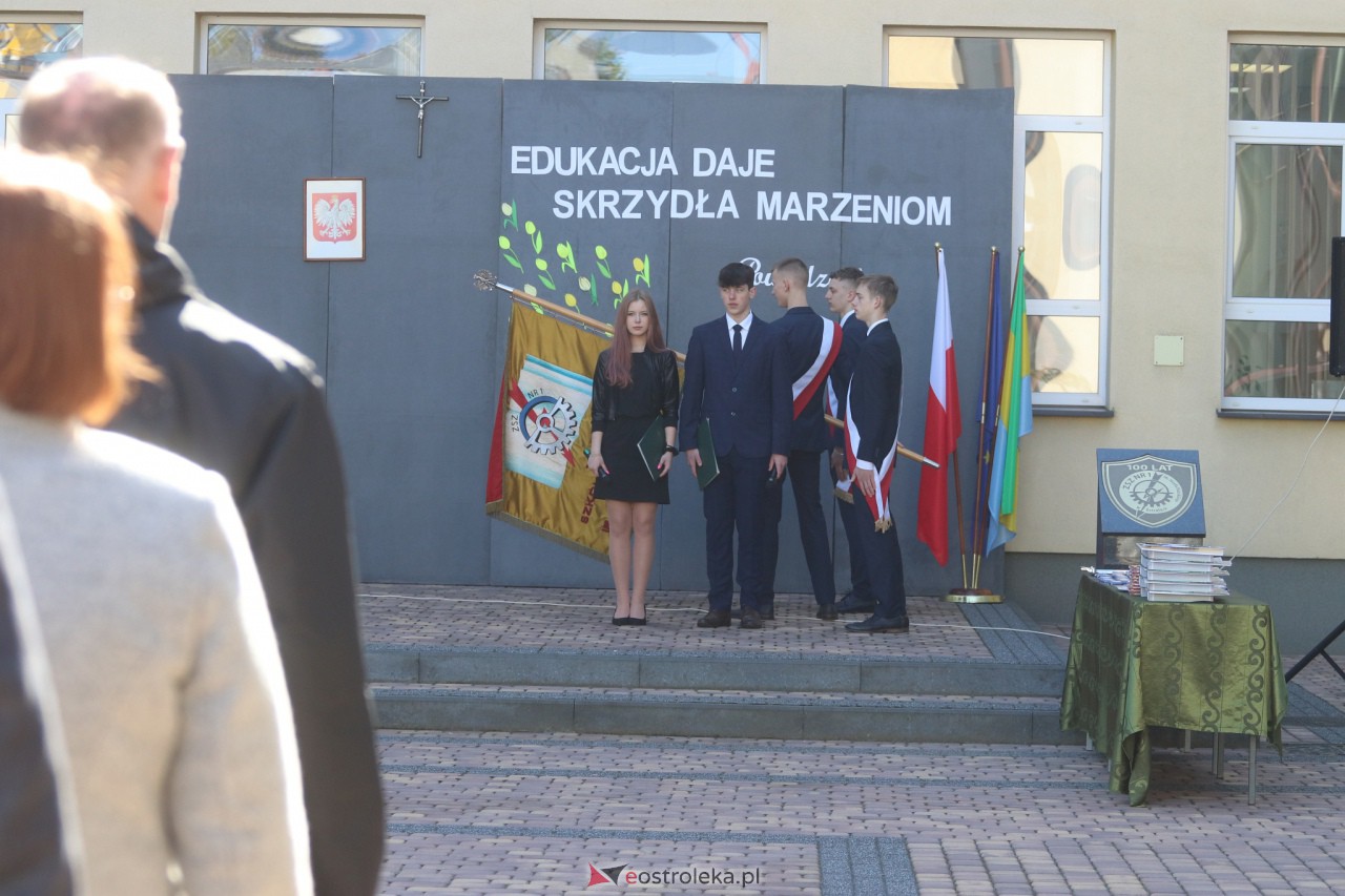 Zakończenie roku szkolnego klas maturalnych III LO [28.04.2023] - zdjęcie #146 - eOstroleka.pl