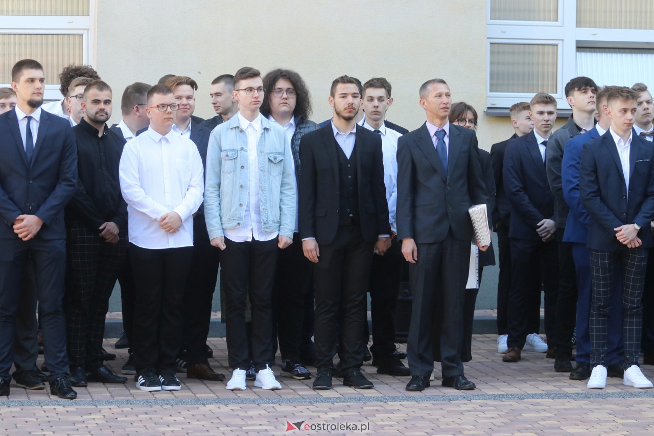 Zakończenie roku szkolnego klas maturalnych III LO [28.04.2023] - zdjęcie #138 - eOstroleka.pl