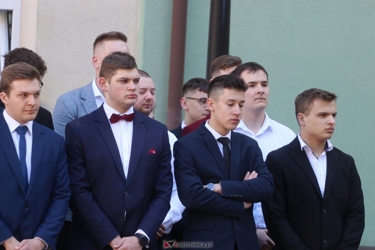 Zakończenie roku szkolnego klas maturalnych III LO [28.04.2023] - zdjęcie #122 - eOstroleka.pl