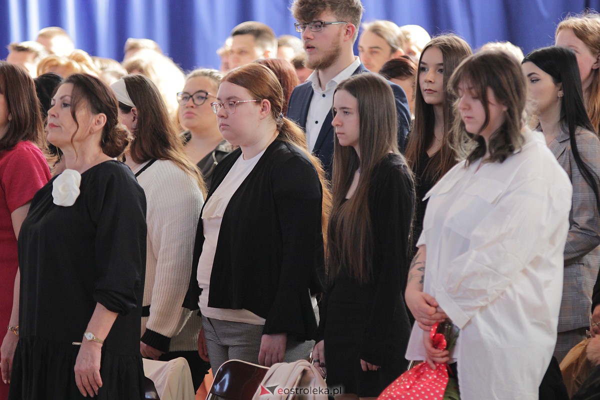 Zakoczenie roku szkolnego klas maturalnych w ZSZ nr 3 [28.04.2023] - zdjęcie #56 - eOstroleka.pl