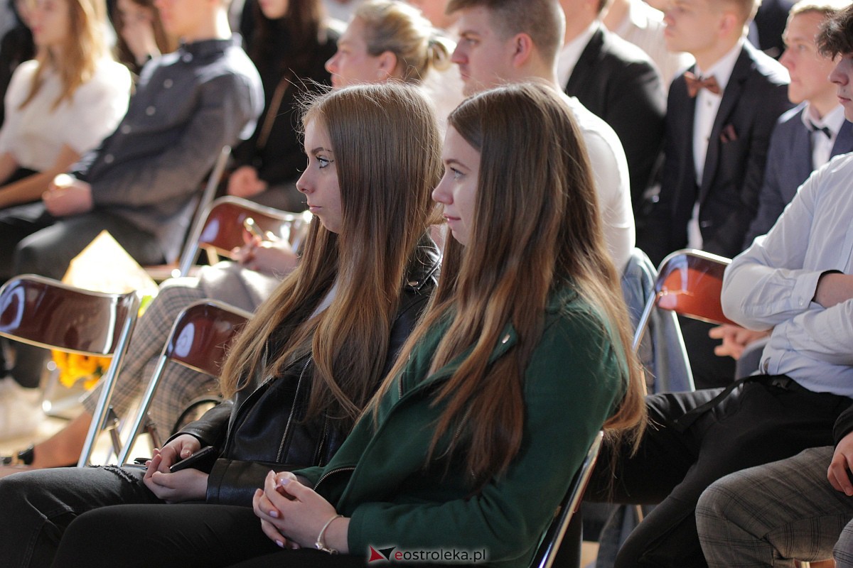 Zakoczenie roku szkolnego klas maturalnych w ZSZ nr 3 [28.04.2023] - zdjęcie #41 - eOstroleka.pl