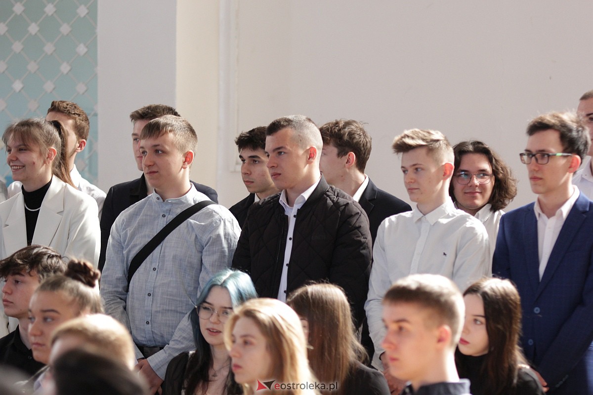 Zakoczenie roku szkolnego klas maturalnych w ZSZ nr 3 [28.04.2023] - zdjęcie #22 - eOstroleka.pl