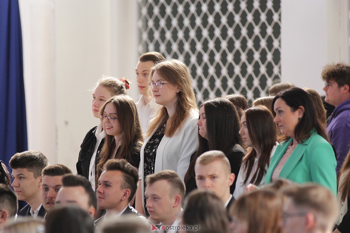 Zakoczenie roku szkolnego klas maturalnych w ZSZ nr 3 [28.04.2023] - zdjęcie #18 - eOstroleka.pl