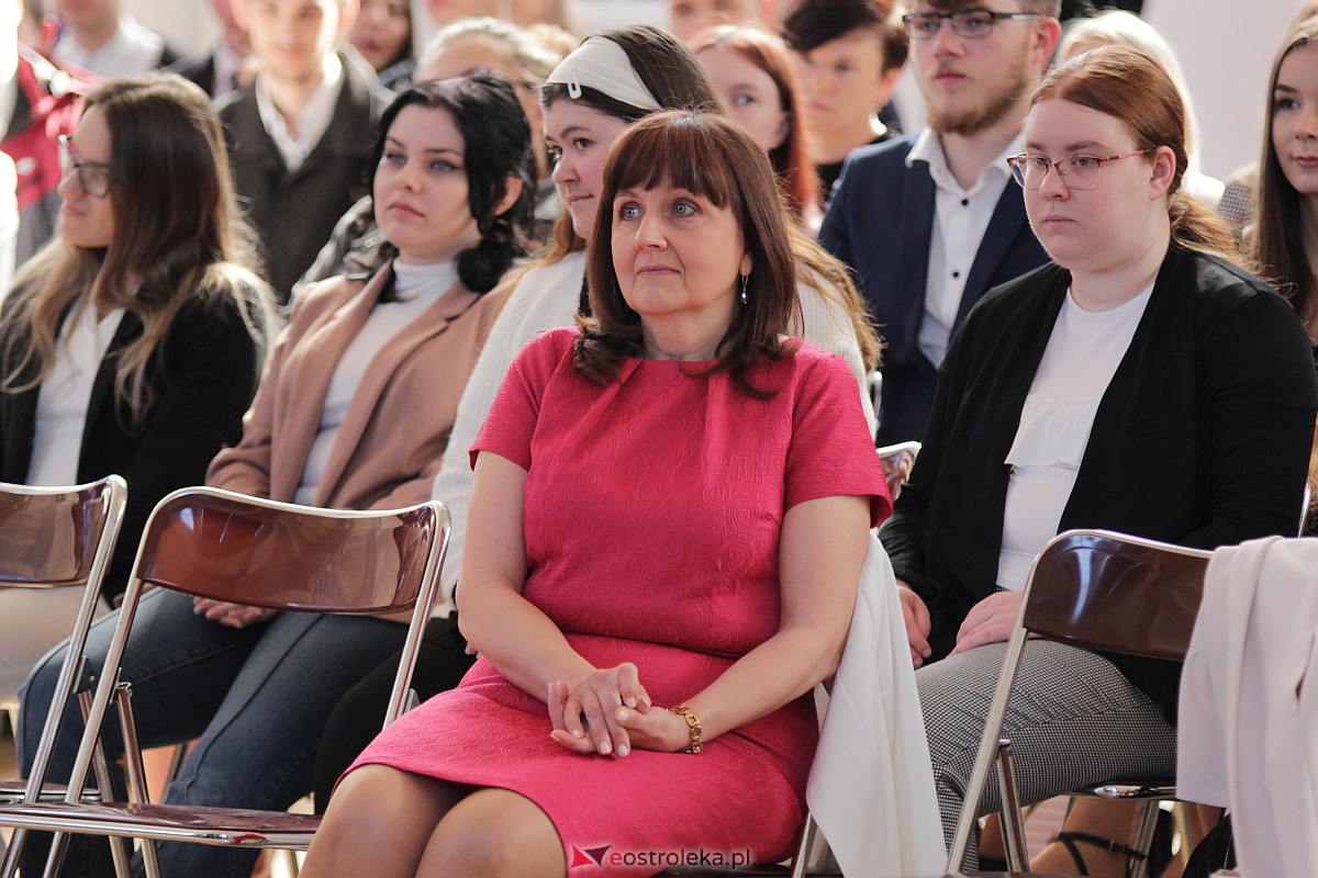 Zakoczenie roku szkolnego klas maturalnych w ZSZ nr 3 [28.04.2023] - zdjęcie #17 - eOstroleka.pl