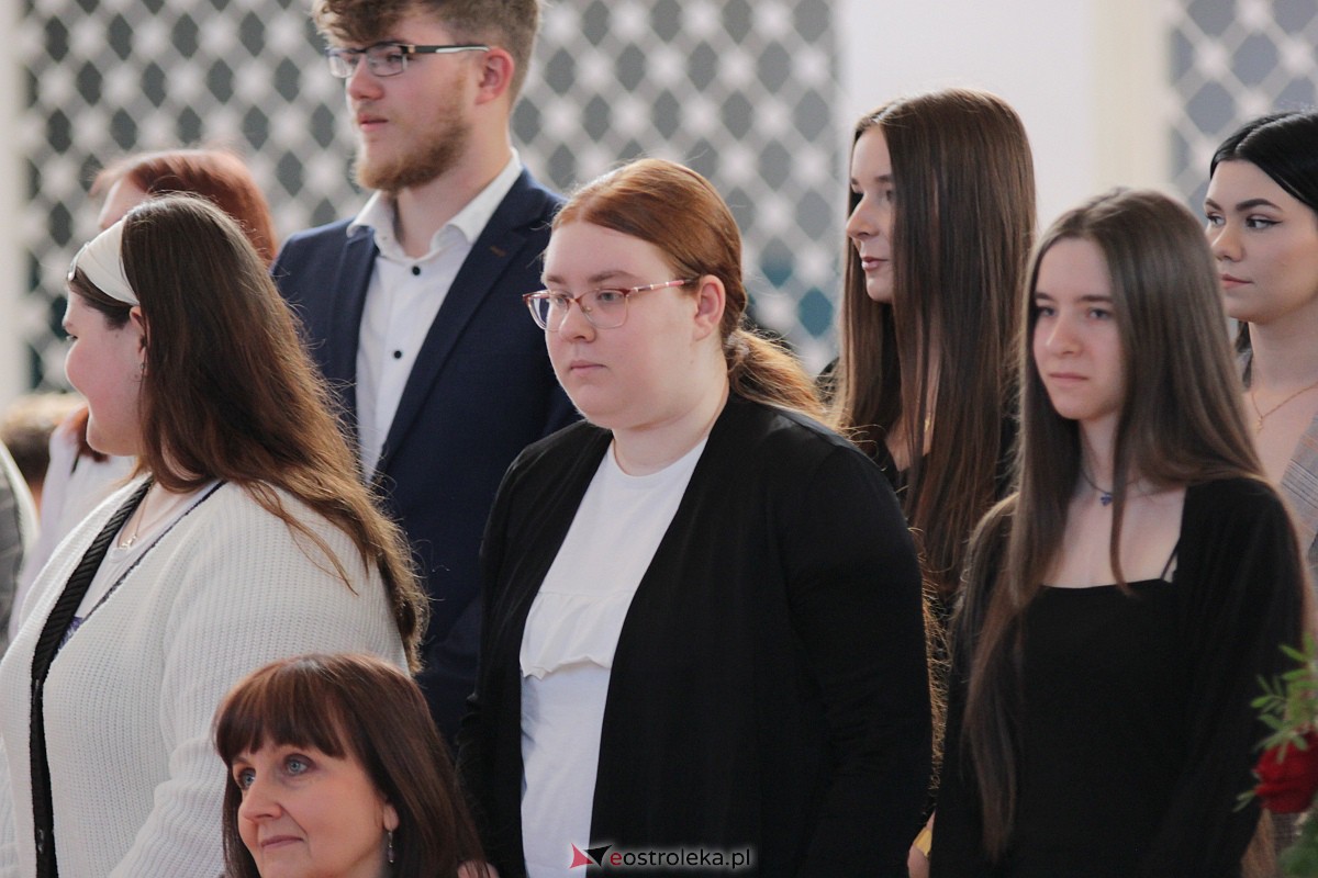 Zakoczenie roku szkolnego klas maturalnych w ZSZ nr 3 [28.04.2023] - zdjęcie #11 - eOstroleka.pl