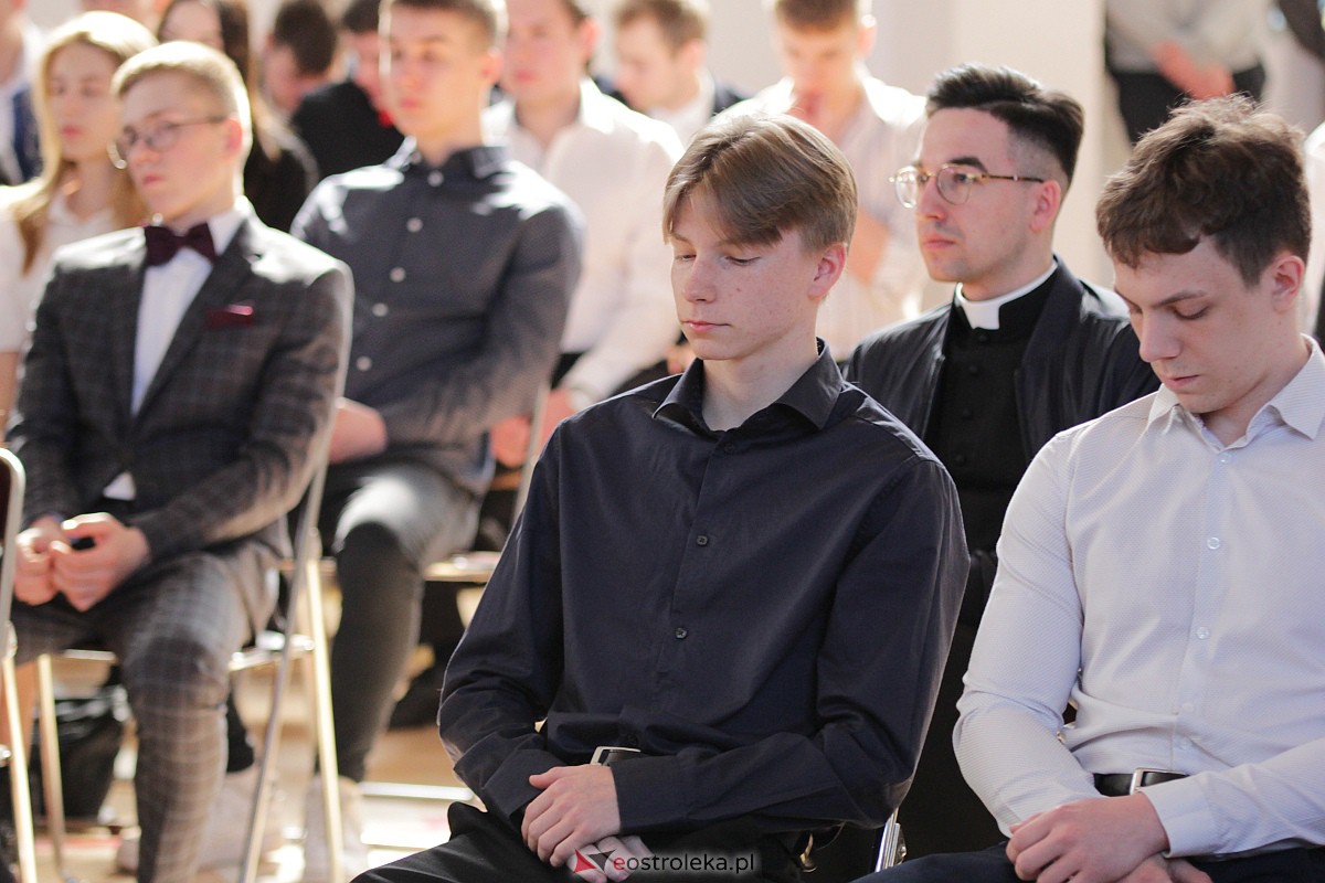 Zakoczenie roku szkolnego klas maturalnych w ZSZ nr 3 [28.04.2023] - zdjęcie #7 - eOstroleka.pl