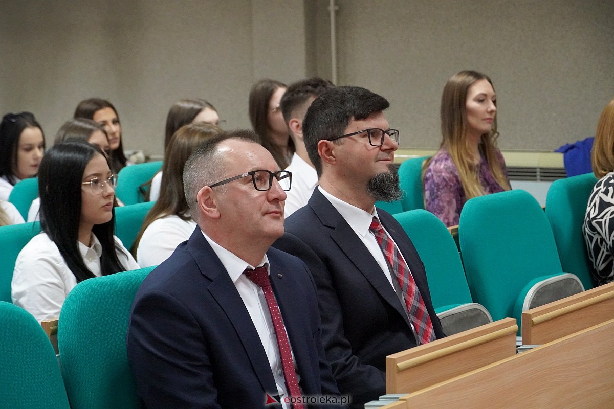 : Zakoczenie roku szkolnego klas maturalnych w ZSZ nr 4 [28.04.2023] - zdjęcie #60 - eOstroleka.pl