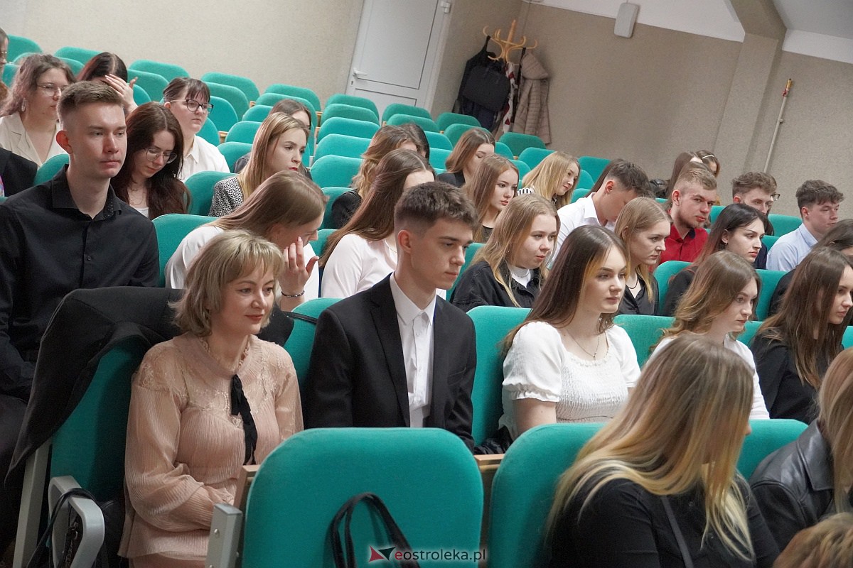 : Zakoczenie roku szkolnego klas maturalnych w ZSZ nr 4 [28.04.2023] - zdjęcie #53 - eOstroleka.pl