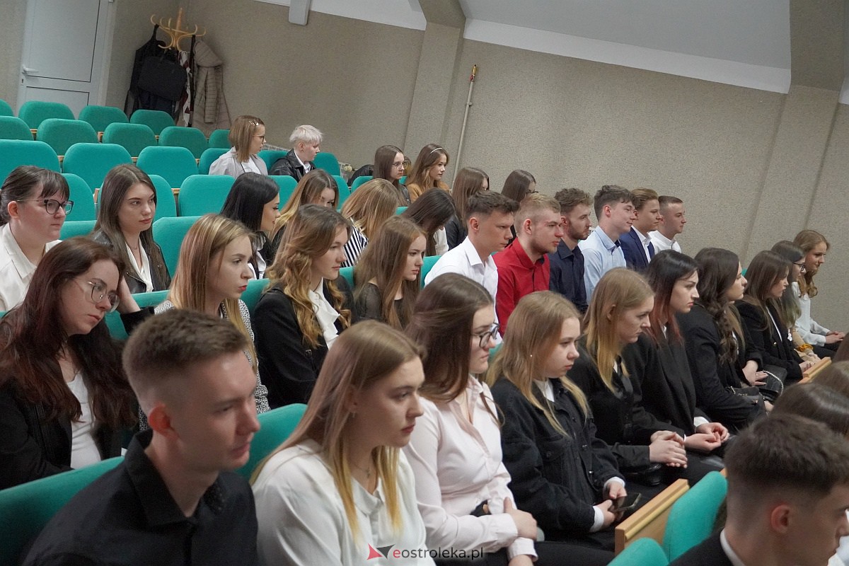 : Zakoczenie roku szkolnego klas maturalnych w ZSZ nr 4 [28.04.2023] - zdjęcie #44 - eOstroleka.pl