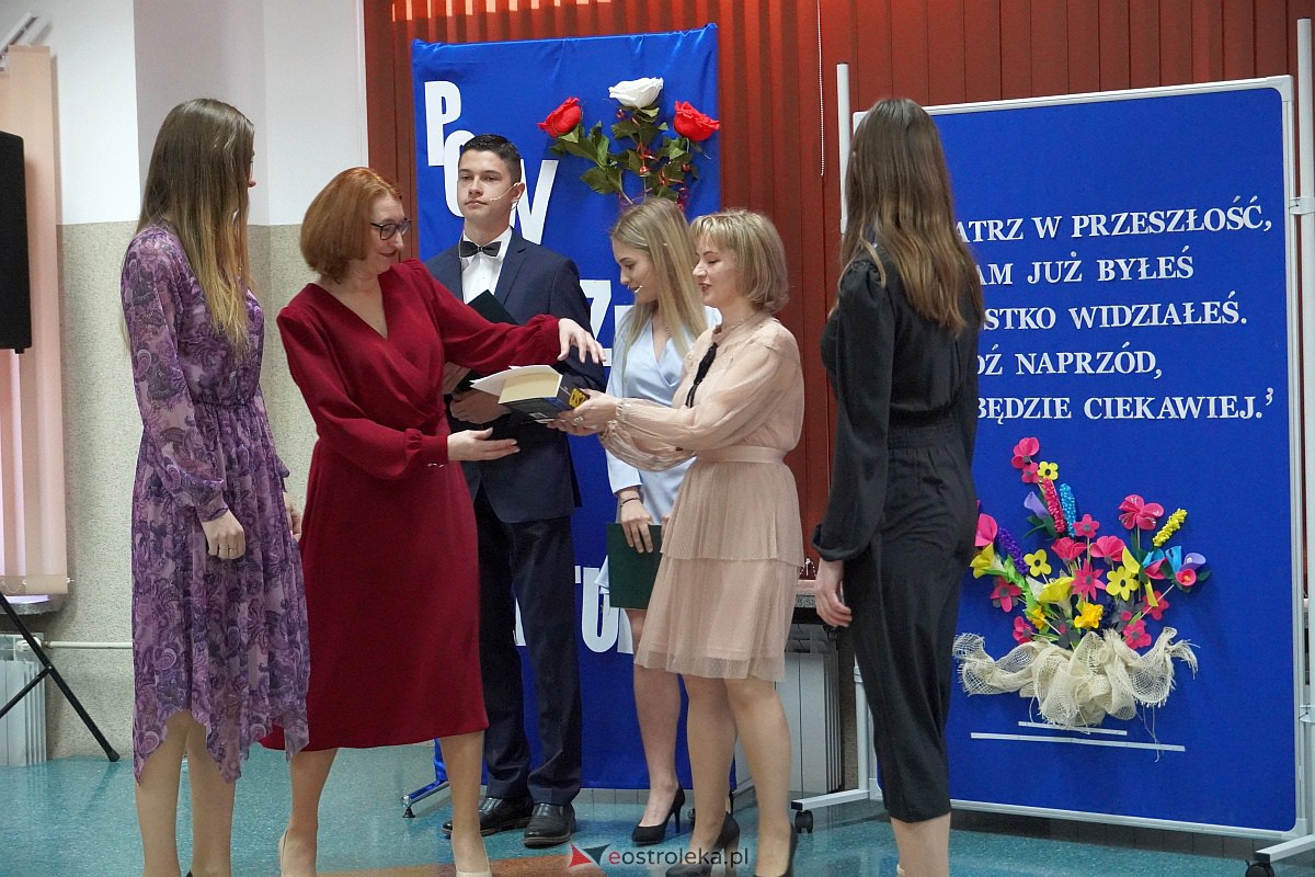 : Zakoczenie roku szkolnego klas maturalnych w ZSZ nr 4 [28.04.2023] - zdjęcie #38 - eOstroleka.pl