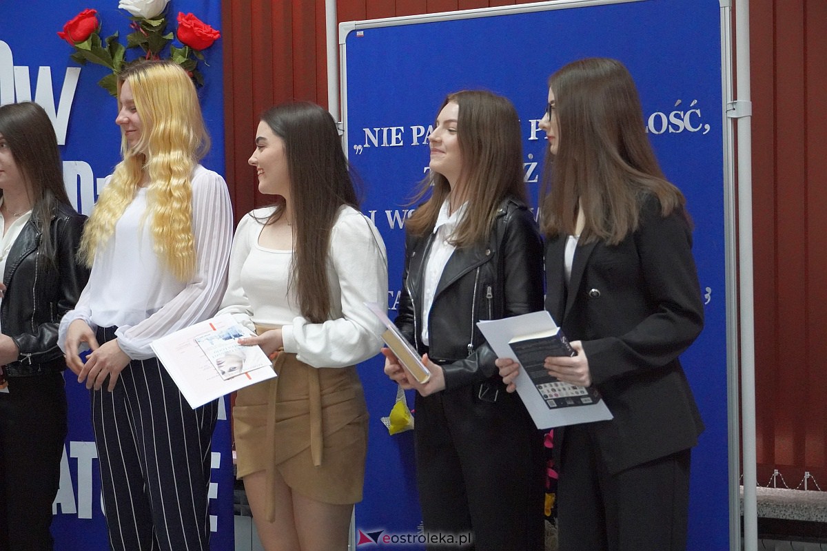 : Zakoczenie roku szkolnego klas maturalnych w ZSZ nr 4 [28.04.2023] - zdjęcie #17 - eOstroleka.pl