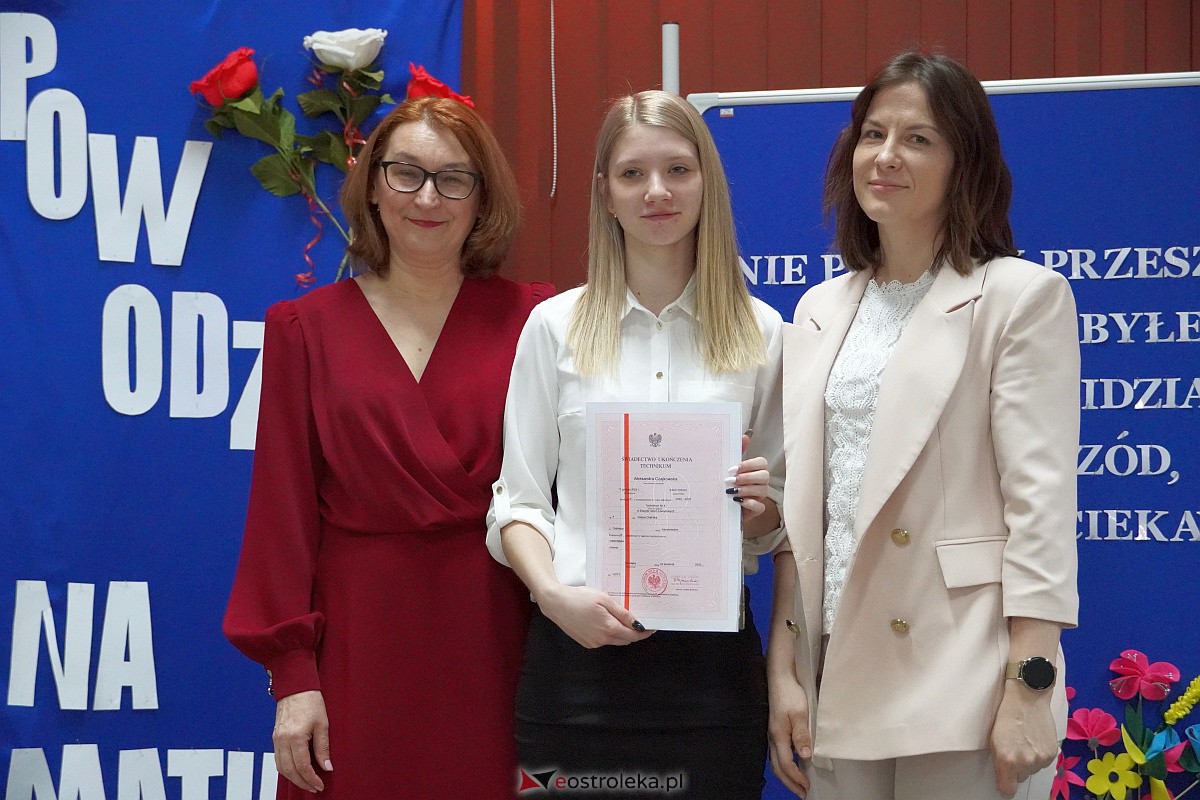 : Zakoczenie roku szkolnego klas maturalnych w ZSZ nr 4 [28.04.2023] - zdjęcie #3 - eOstroleka.pl