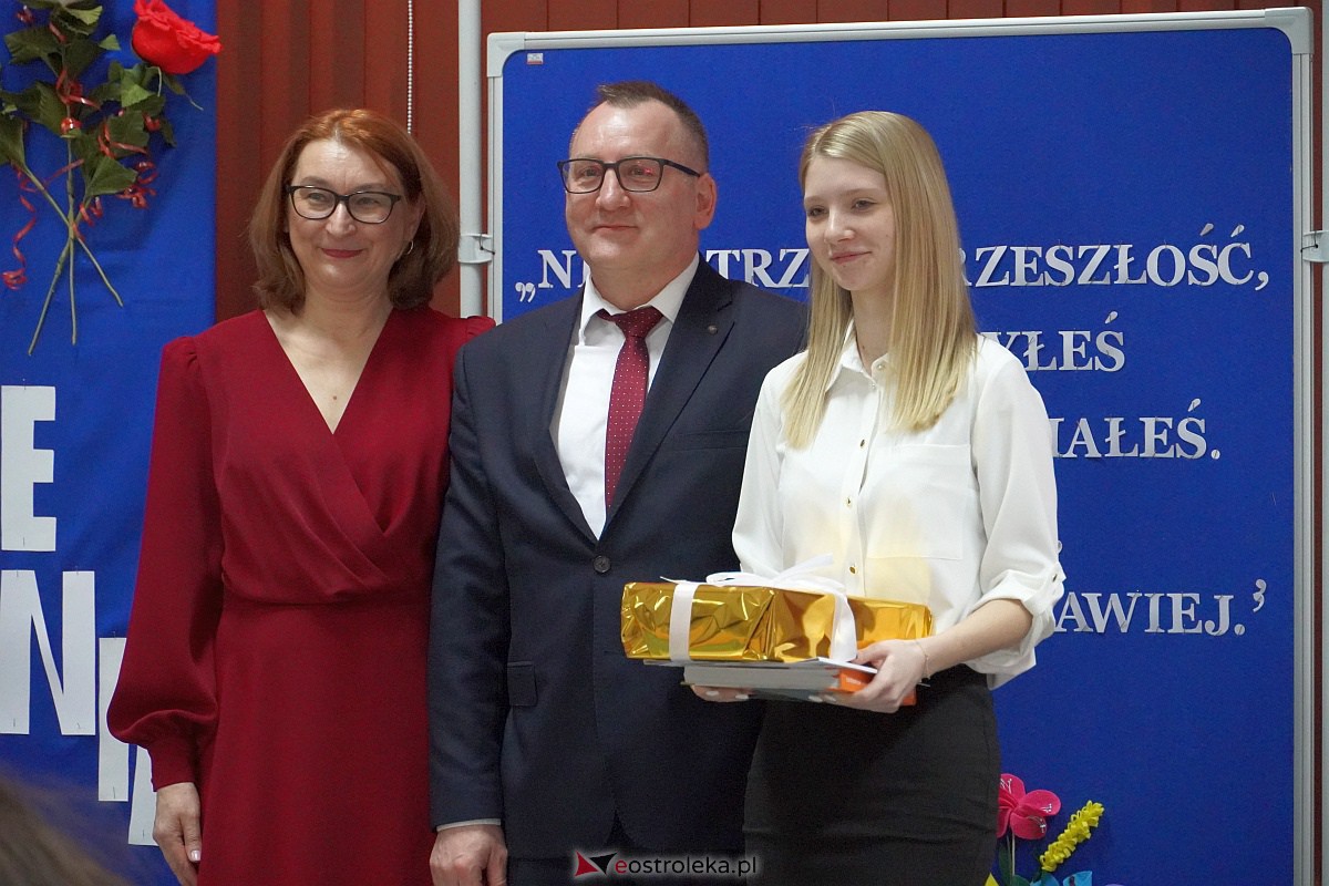: Zakoczenie roku szkolnego klas maturalnych w ZSZ nr 4 [28.04.2023] - zdjęcie #1 - eOstroleka.pl